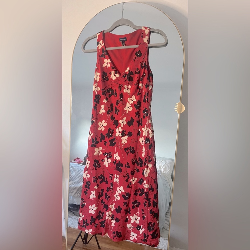 Ann Taylor 100% Silk Midi Dress Red with Black and Ivory floral Print Size 6